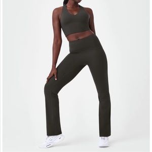 Spanx Booty Boost Flare Yoga Pant